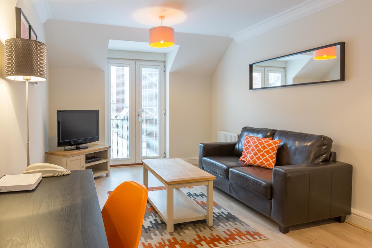 Stanshawe Court Aparthotel Reading Bagian luar foto